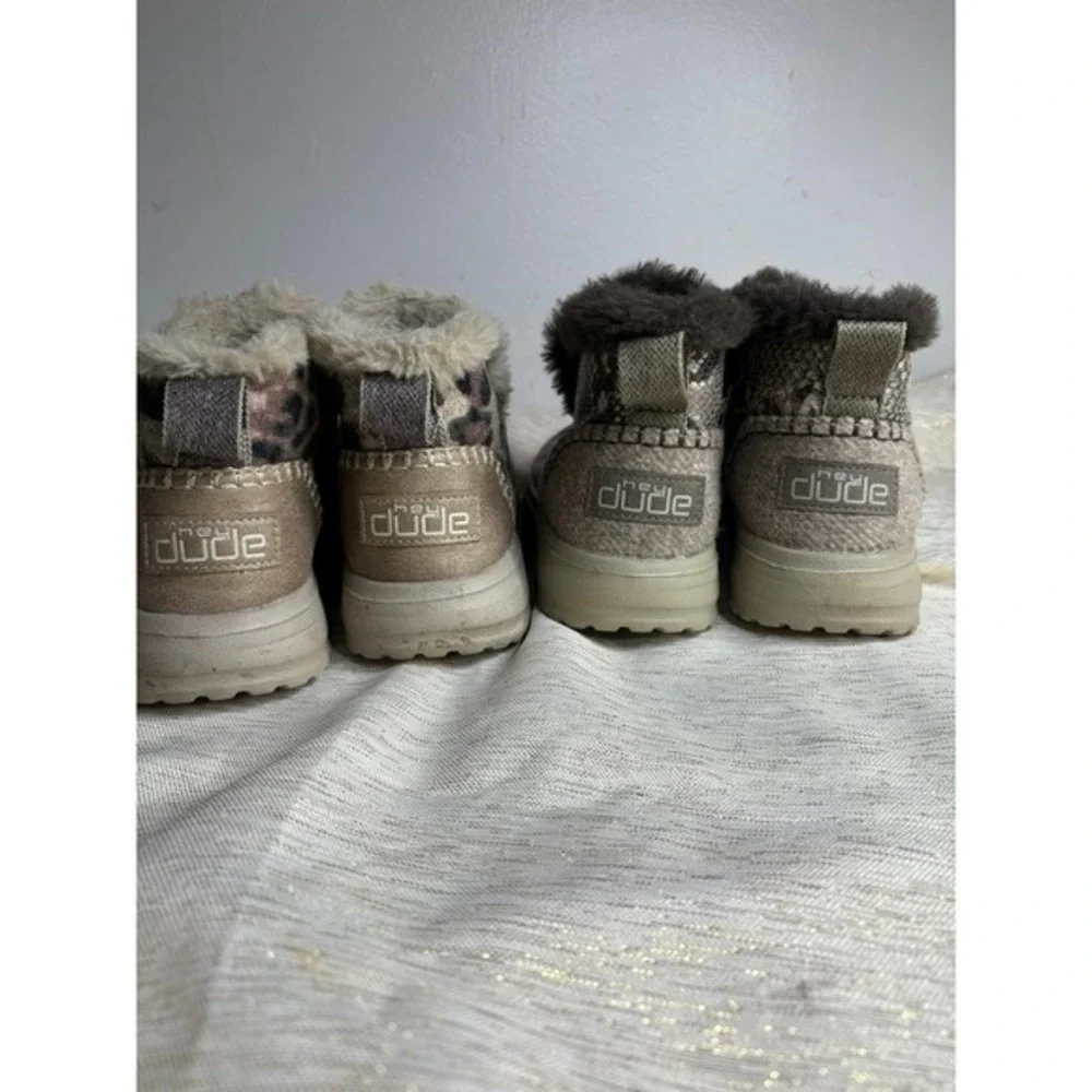 2 pairs‎ of hey dude bundle size 5